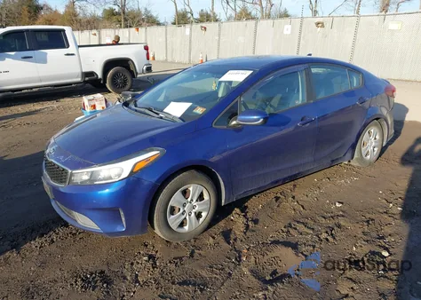 2017 Kia Forte Lx z USA, uszkodzony, nr VIN 3KPFL4A7XHE084884